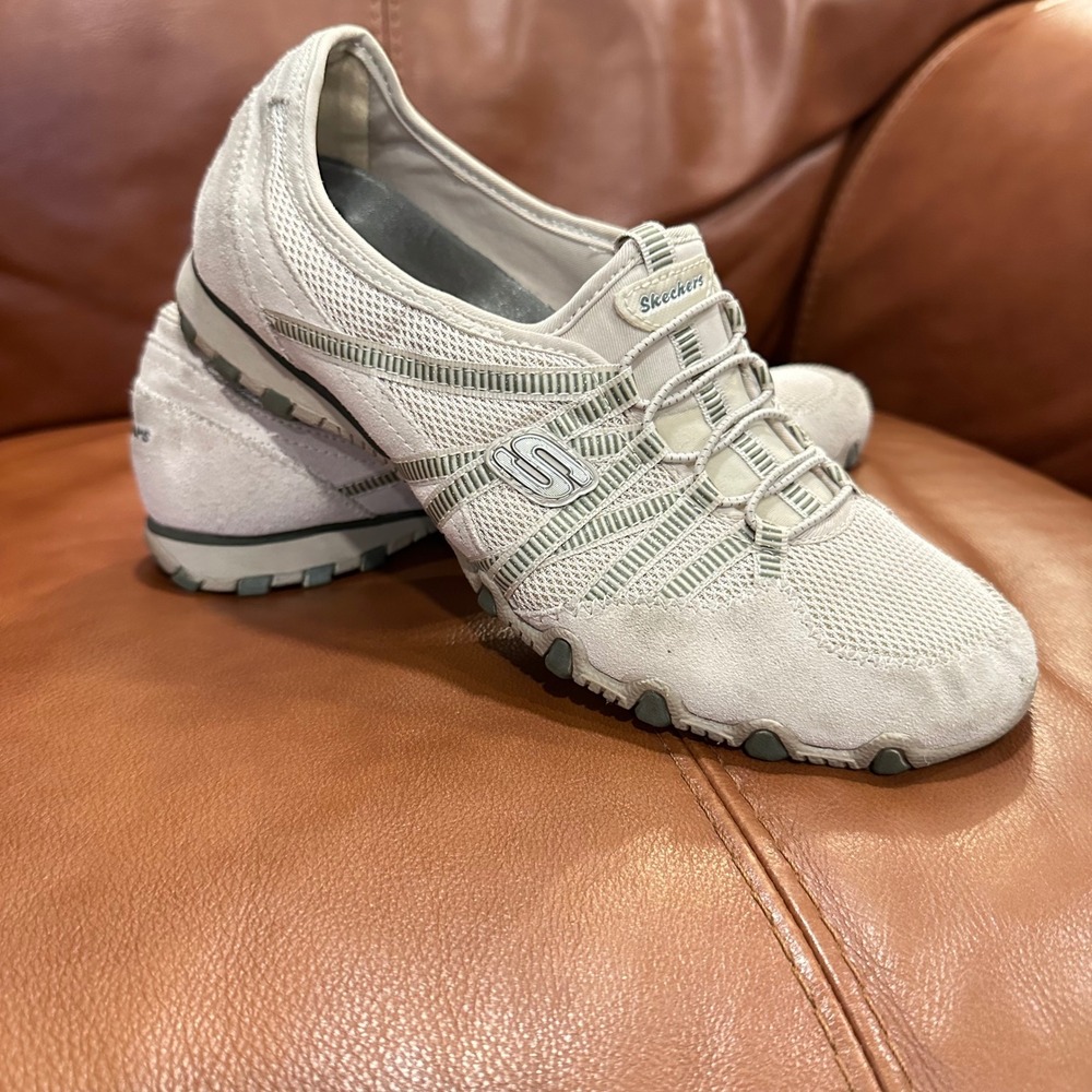 Skechers Slip On Sneakers Women Natural Bungee Lace Mesh Suede Y2K Gorpcore 9.5